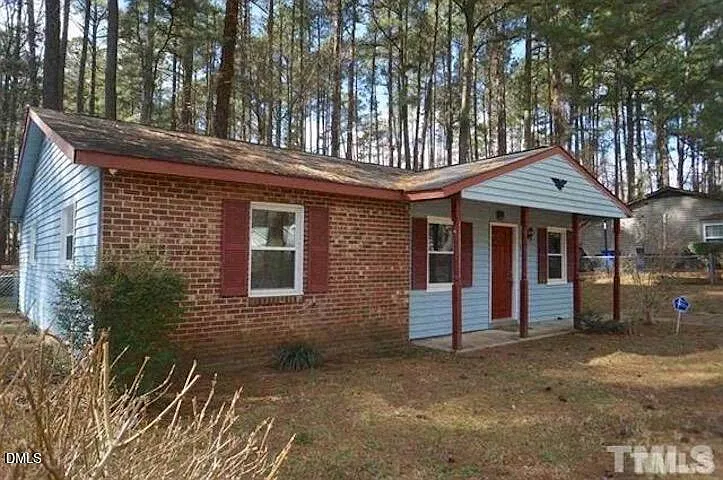 3 bed, 1.5 bath, 1120 sqft, $1,500 — Photo 2