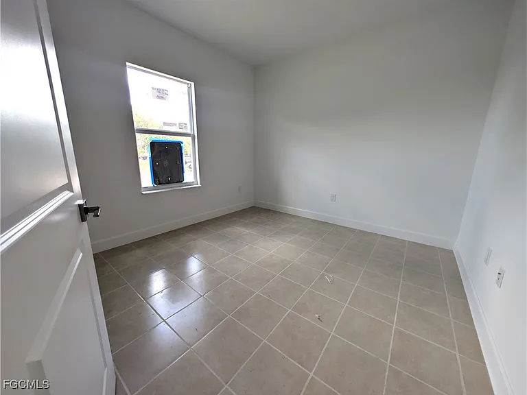 1103 Harold Ave S — Photo 6