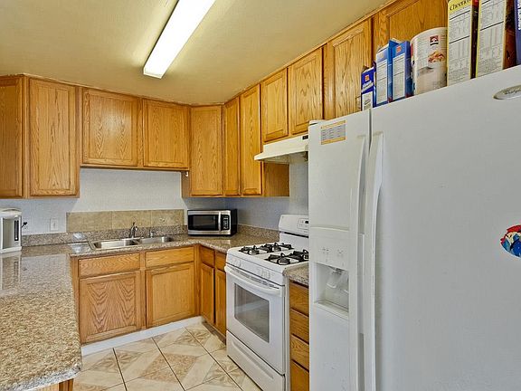 3rd image of 2975 Betsy Way