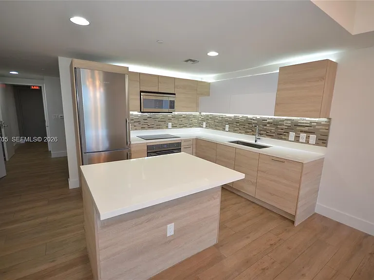 16385 Biscayne Blvd #518 — Photo 22