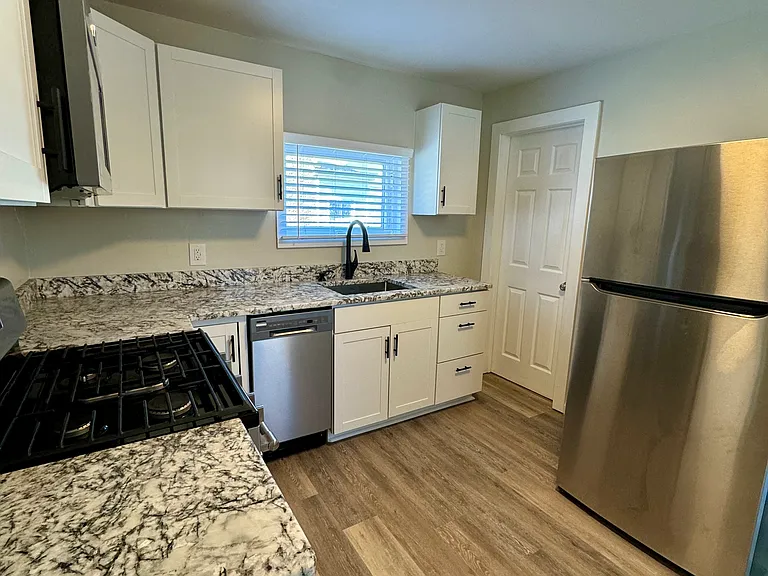 13 Grant St #1 — Photo 2