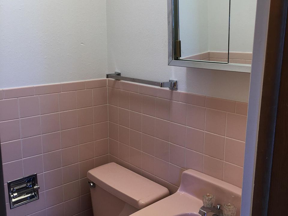 1st image of 1000 E Garfield St #16