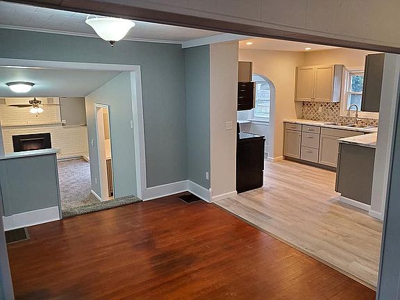 4th image of 300 Clinton Ave
