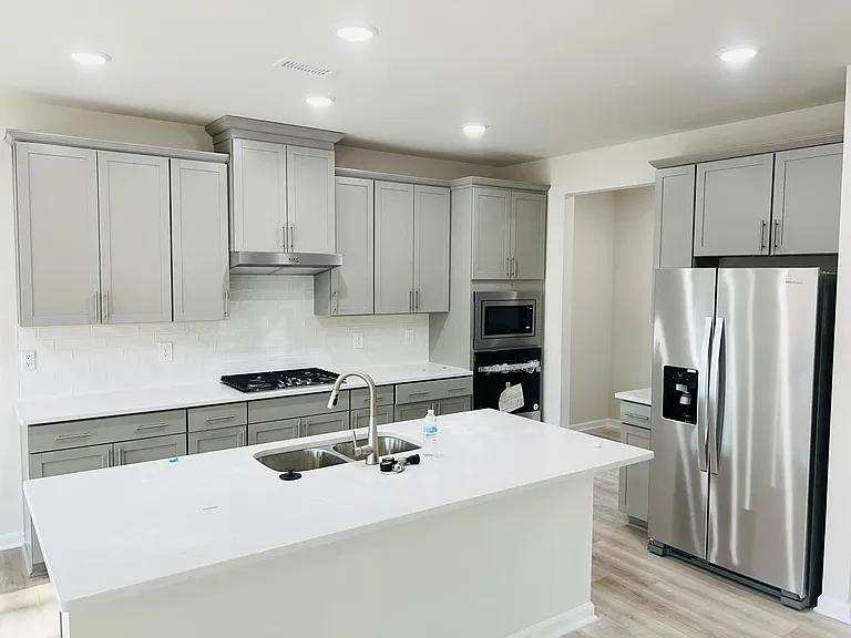 745 Riguard Way — Photo 8