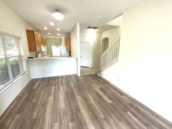 3rd image of 20408 Harvest Oak Ct