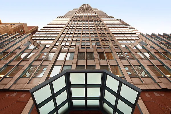 Rented by CORE | media 18