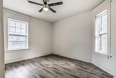 1722 Waverly Pl — Photo 3