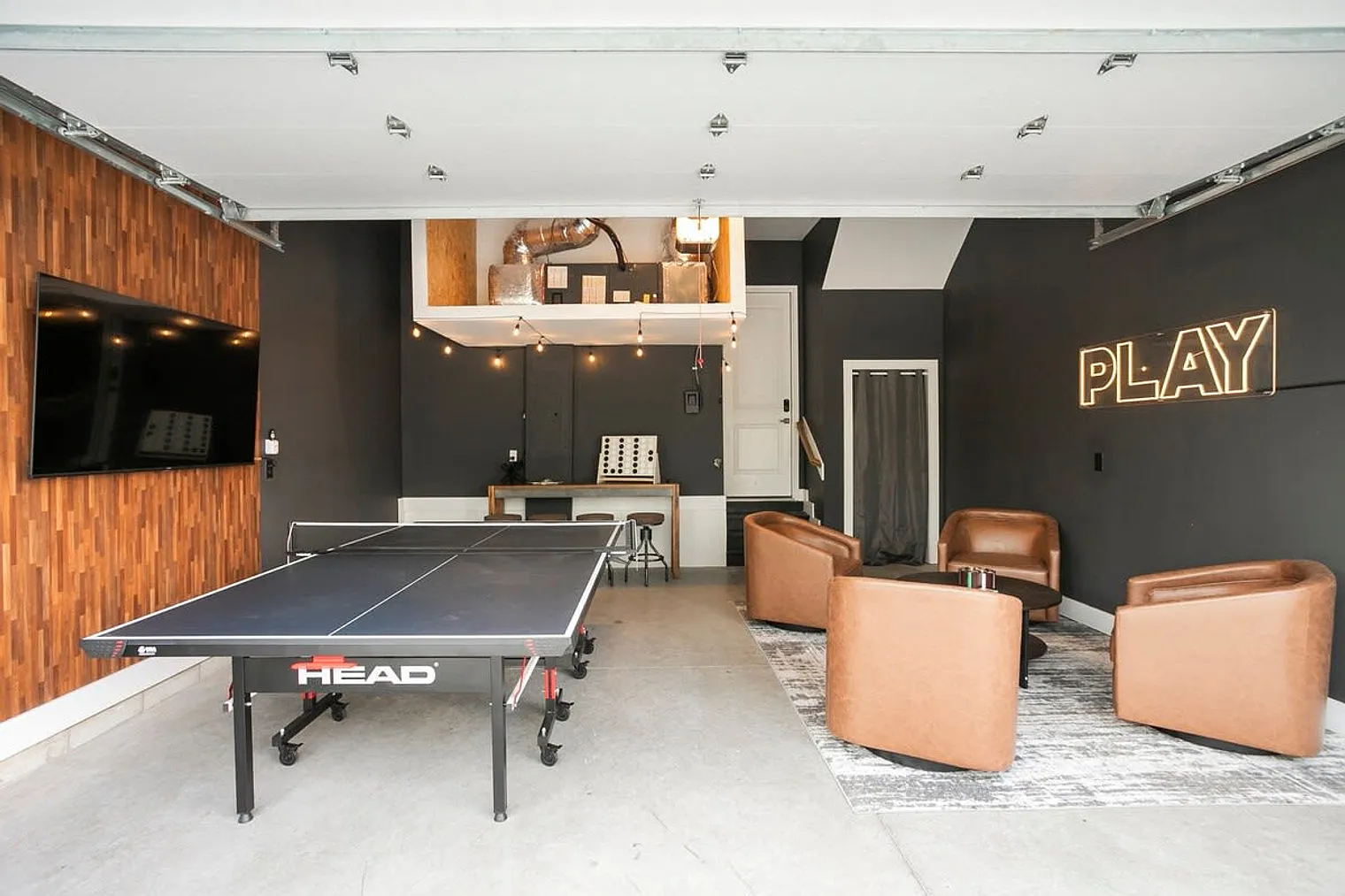 4 bed, 4.0 bath, 2884 sqft, $6,264 — Photo 3