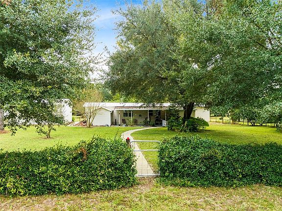 4th image of 32546 Gere Ln