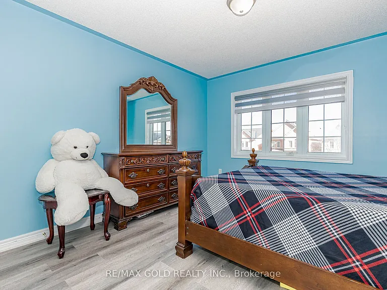 93 Footbridge Cres #UPPER LEVEL ONLY — Photo 18