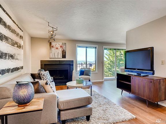 3rd image of 2345 Boylston Ave E #201