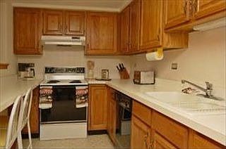 4th image of 700 Graceland Ave APT 506
