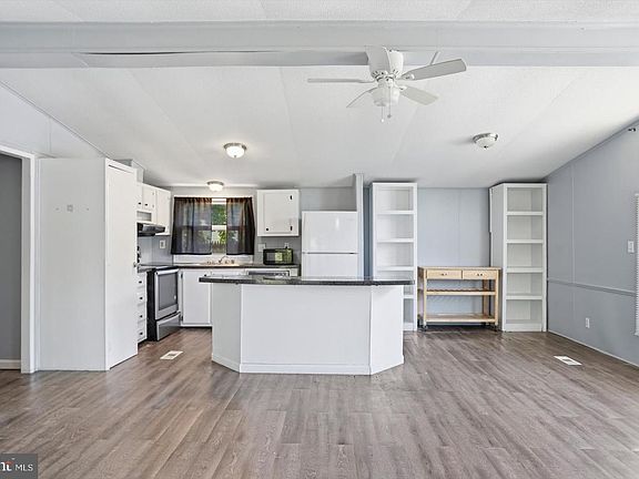 3rd image of 4015 Timothy Dr
