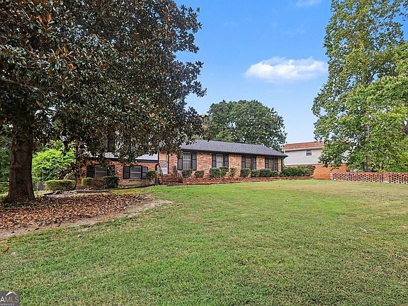 4th image of 6547 Annette Ct