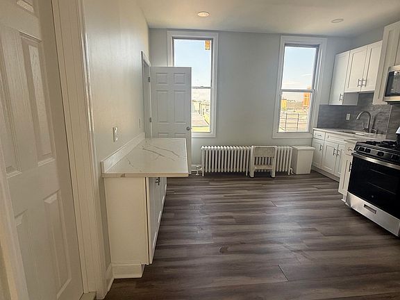 4th image of 316 26th St APT 3
