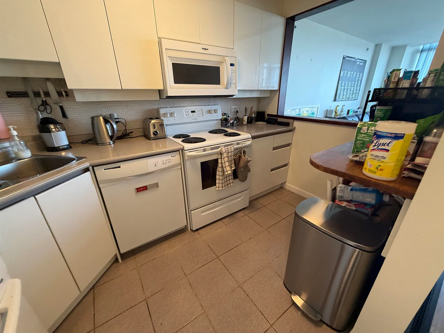 2 bed, 1032 sqft, $3,100 — Photo 3