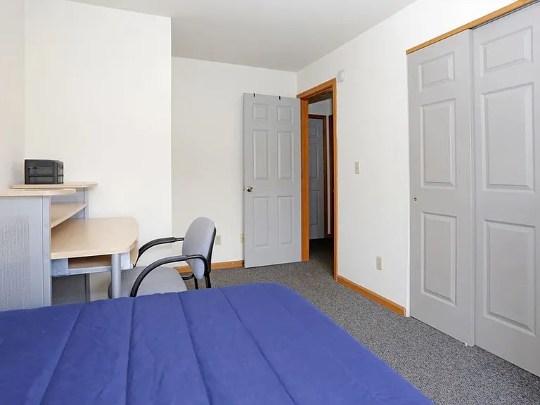 208 N Harvey — Photo 13