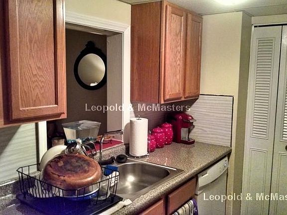 3rd image of 36 Greentree Ln #12V