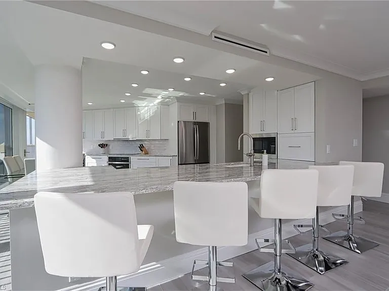 4041 Gulf Shore Blvd N #1204 — Photo 5