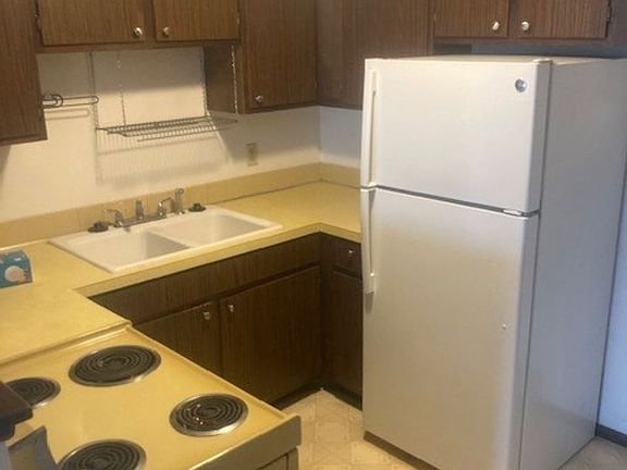2nd image of 1560 20th St