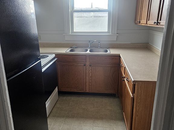 2nd image of 404 N Centre St #3