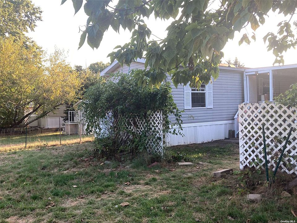 65 Valley Dr, Bohemia, NY 11716 Zillow