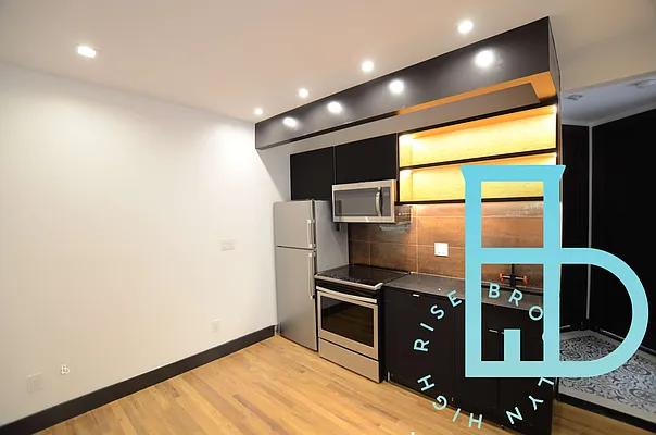 Rented by Miron Realty Group | media 30