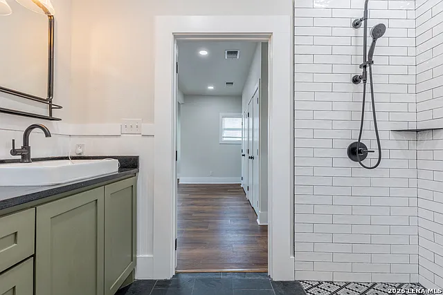 1219 Nolan St — Photo 27