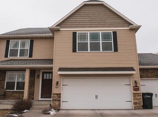 8914 Daybreak Rd, Johnston, IA 50131