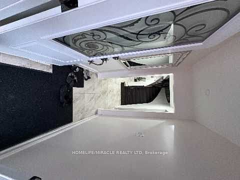 2nd image of 25 Barolo Rd