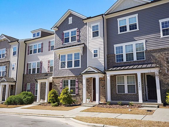 4th image of 802 Patriot Summit Ln