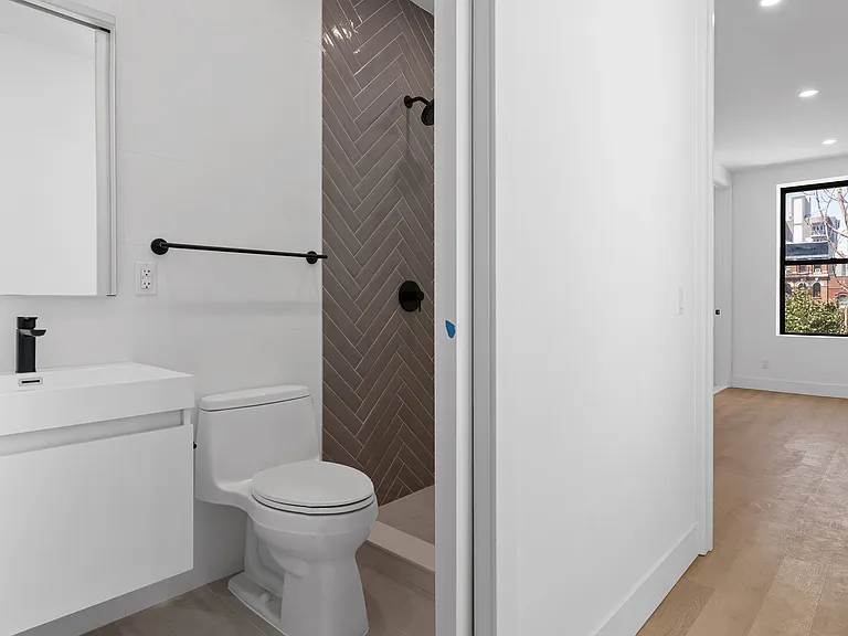 245 S 3rd St #4R — Photo 5