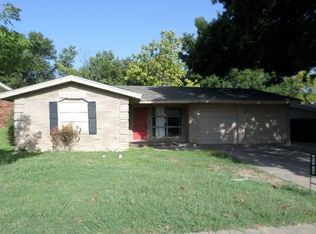 2409 Brookshire St, Arlington, TX 76010