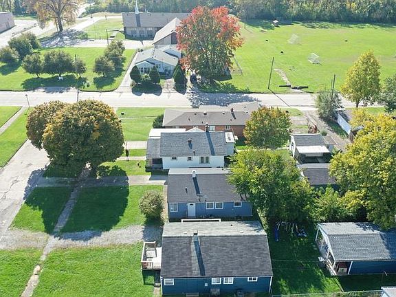 4th image of 2526 S Villa Ave