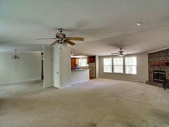 5th image of 163 Mapleridge Dr
