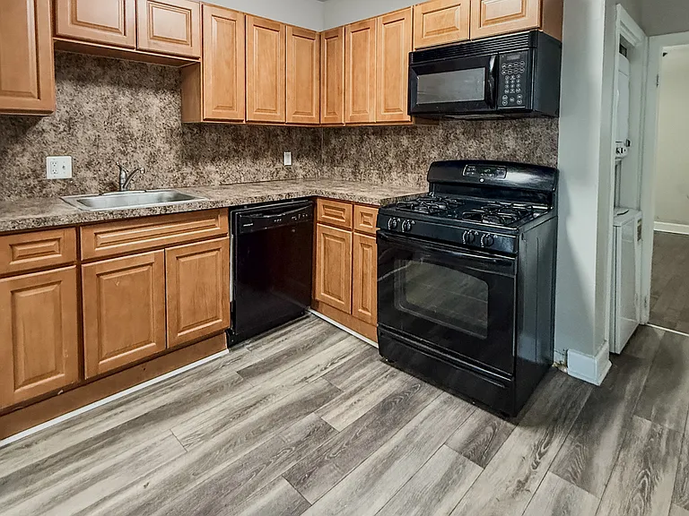4036 Locust St #H — Photo 13