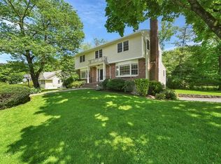 25 Devonshire Rd, New Rochelle, NY 10804