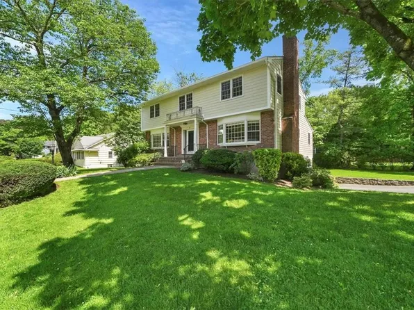 25 Devonshire Road, New Rochelle, NY 10804