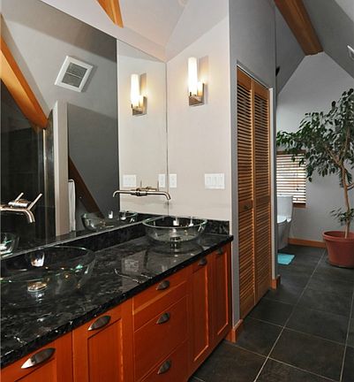 5th image of 2610 Marine Ave SW Unit A