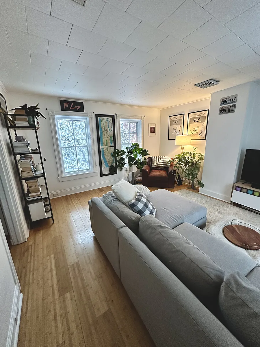 Building Photo - 305 Nelson Ave #2