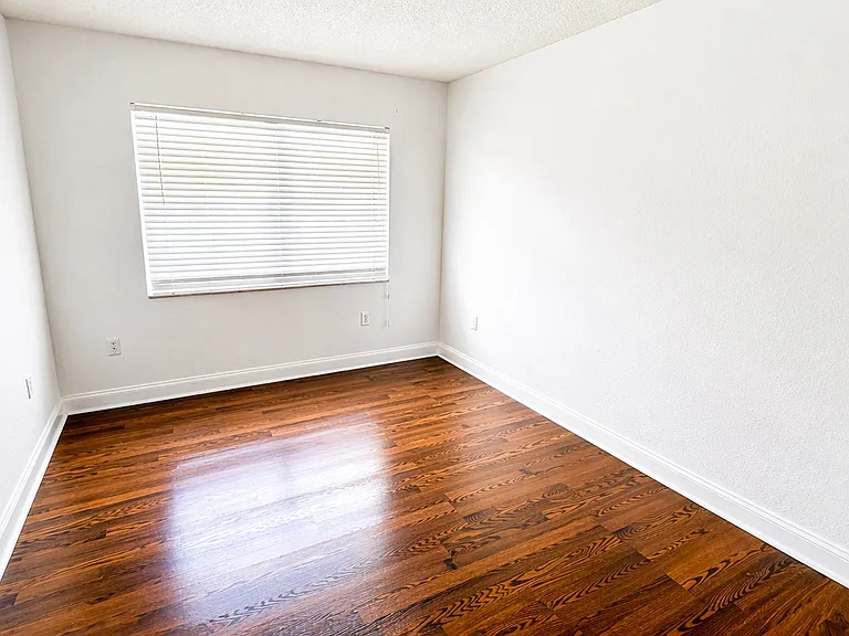4255 N University Dr #308 — Photo 17