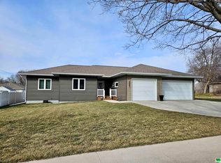 706 Barton St, Storm Lake, IA 50588