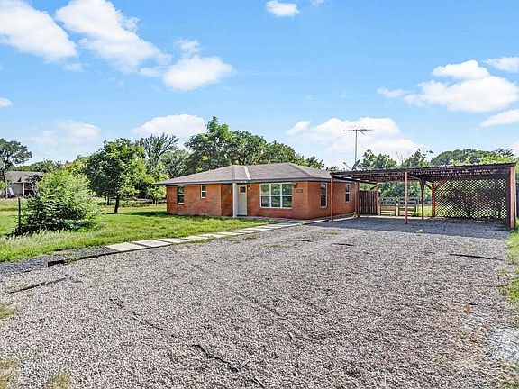 2nd image of 1708 Woodcrest Drive