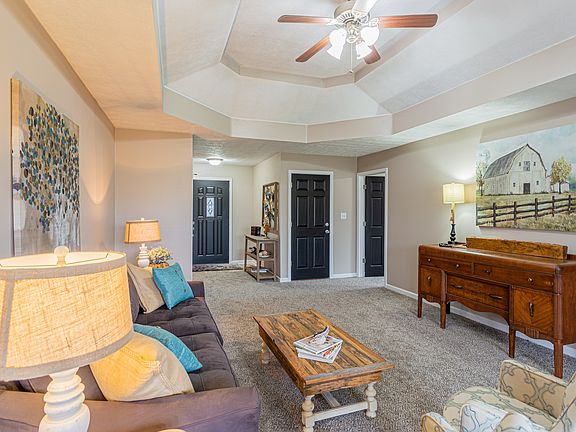 4th image of 2604 Peach Grove Ln