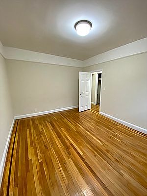 4th image of 3426 41st St APT 1G