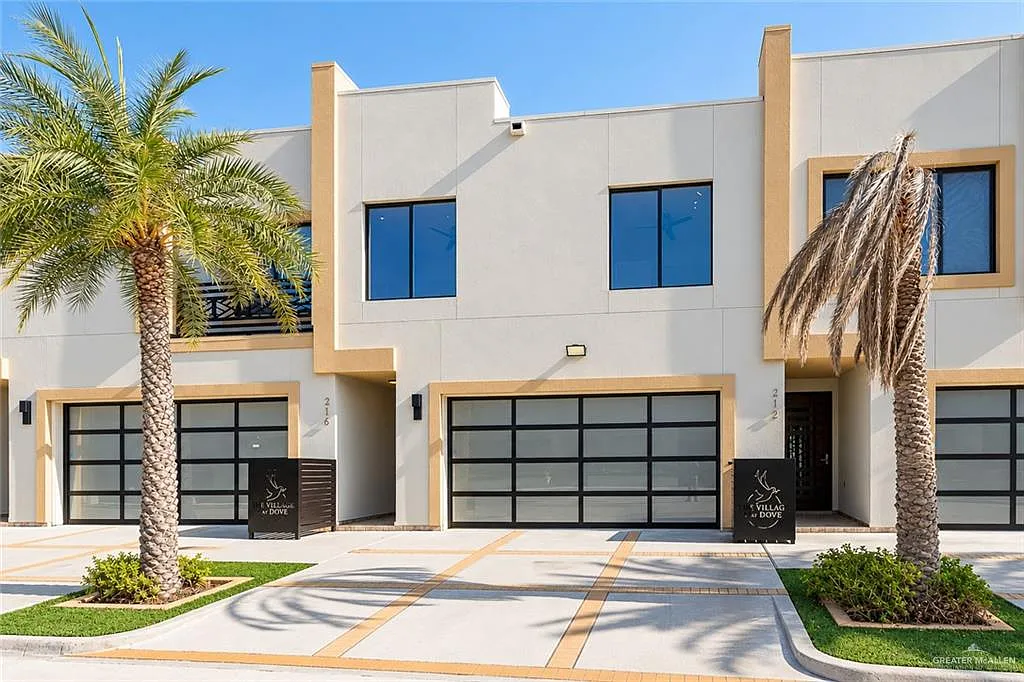 3 bed, 2.0 bath, 1495 sqft, $2,500 — Photo 1