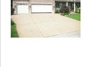 5858 Hidden Creek Dr, Saint Charles, MO 63304