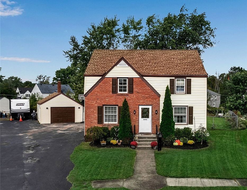 1st image of 18 W Park Ct