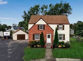 18 W Park Ct, Grand Island, NY 14072