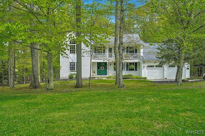 1st image of 39 Wildwood Ln